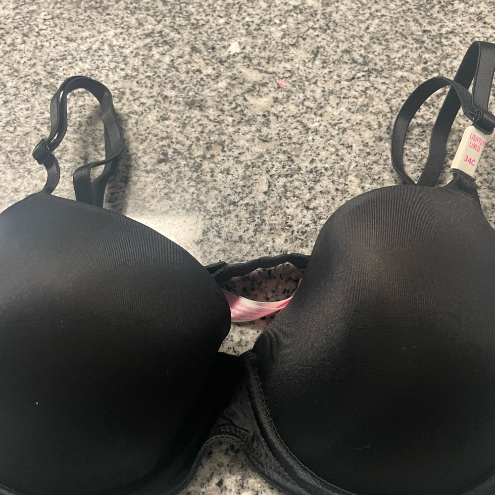 Victoria’s Secret Pink Black Seamless T-Shirt Bra with Molded Cups